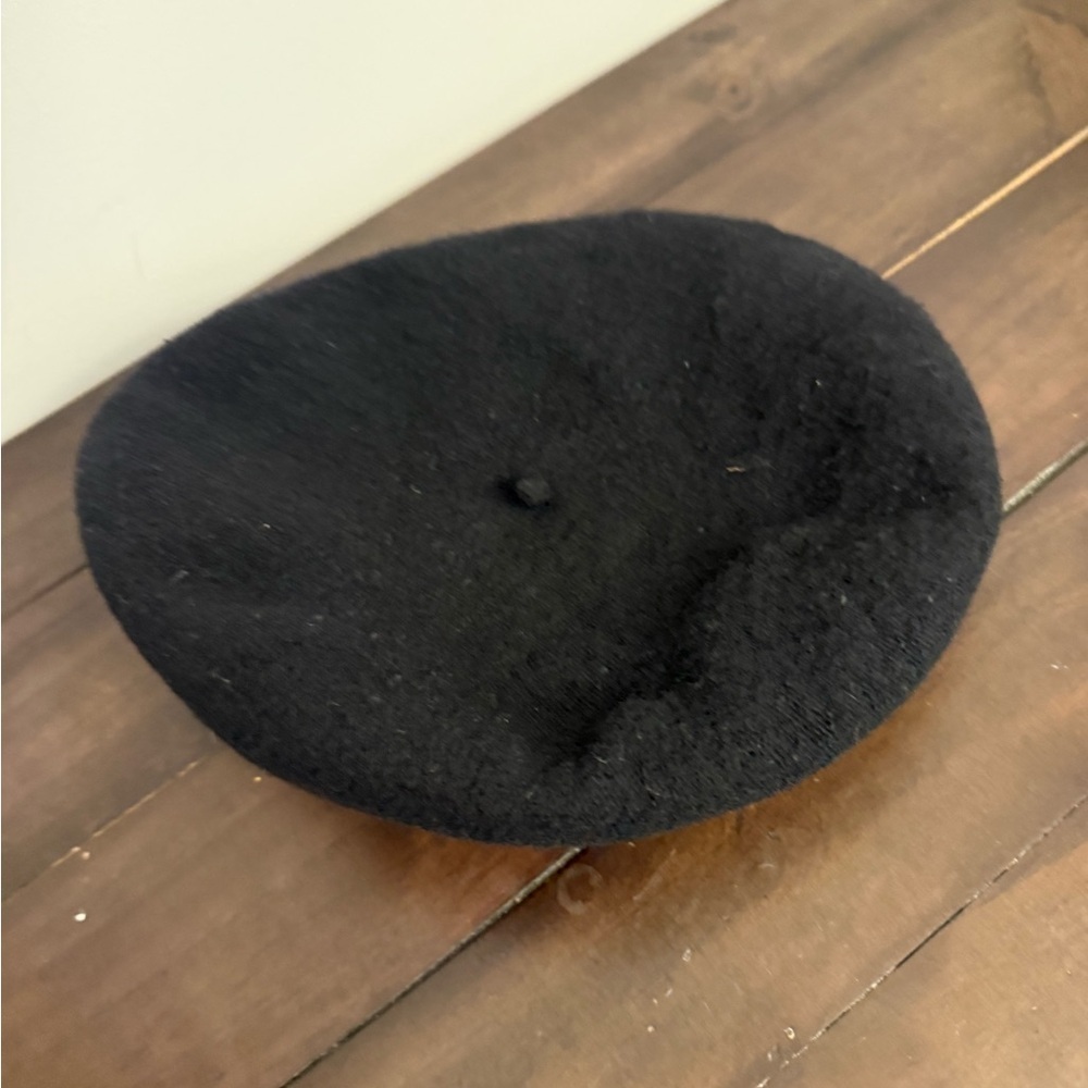 Black Wool Beret / Beanie Style Hat – Classic Minimal